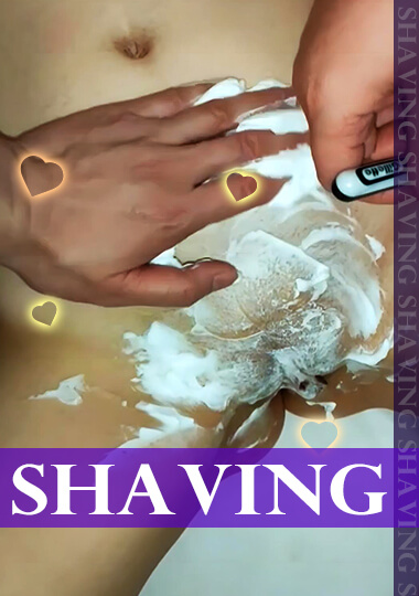 嘴巴吃屌 另一人帮忙刮阴毛